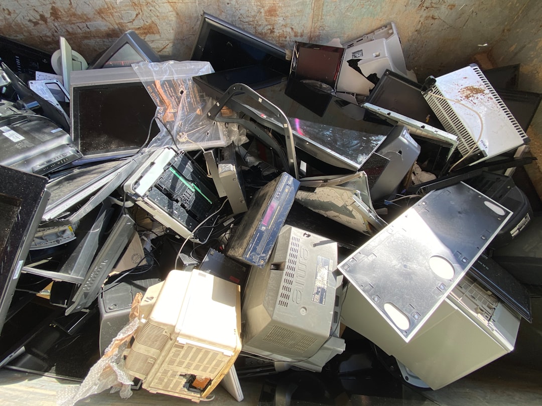 Equipos tecnológicos preparados para reciclaje responsable